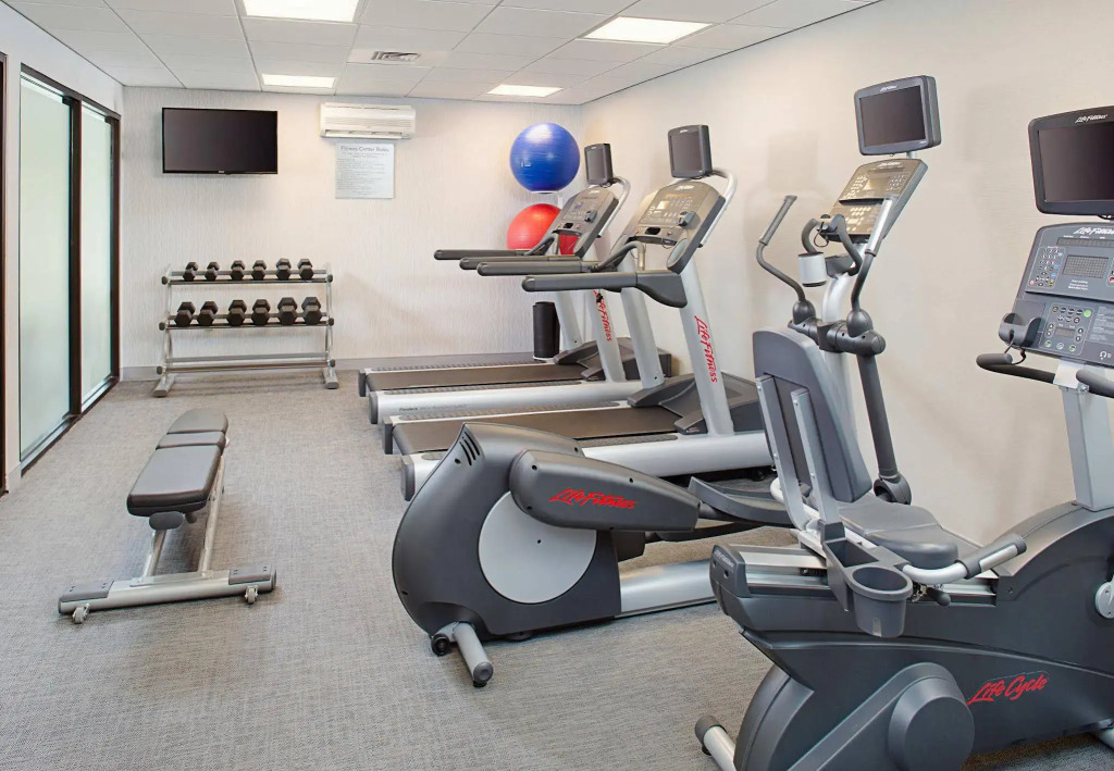 Courtyard by Marriott Manchester-Boston Regional Airport