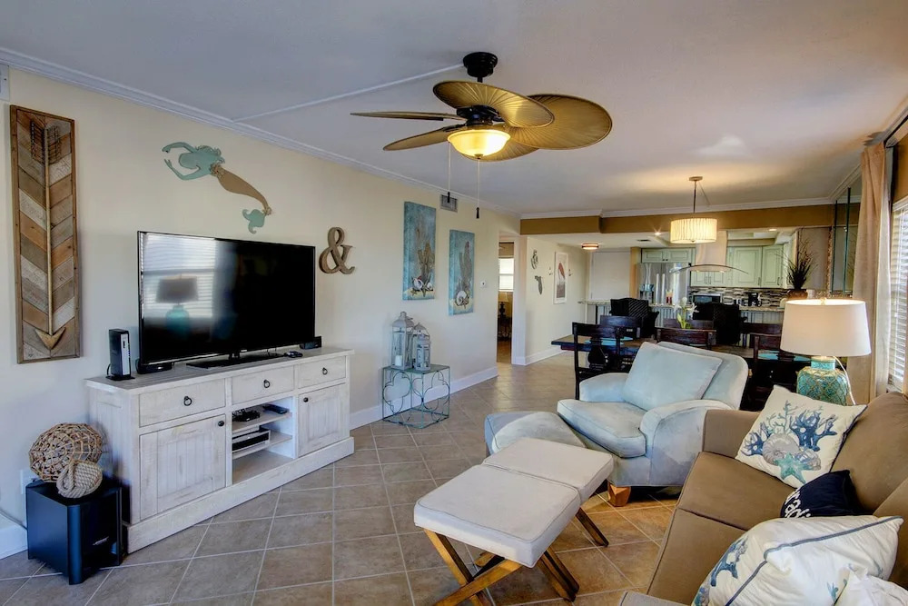 420 El Matador 2 Bedroom Condo by RedAwning