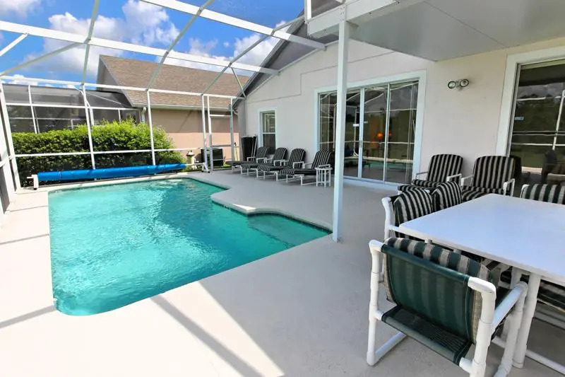 1842 Northampton Drive 4 Bedrooms, 3 Bathrooms
