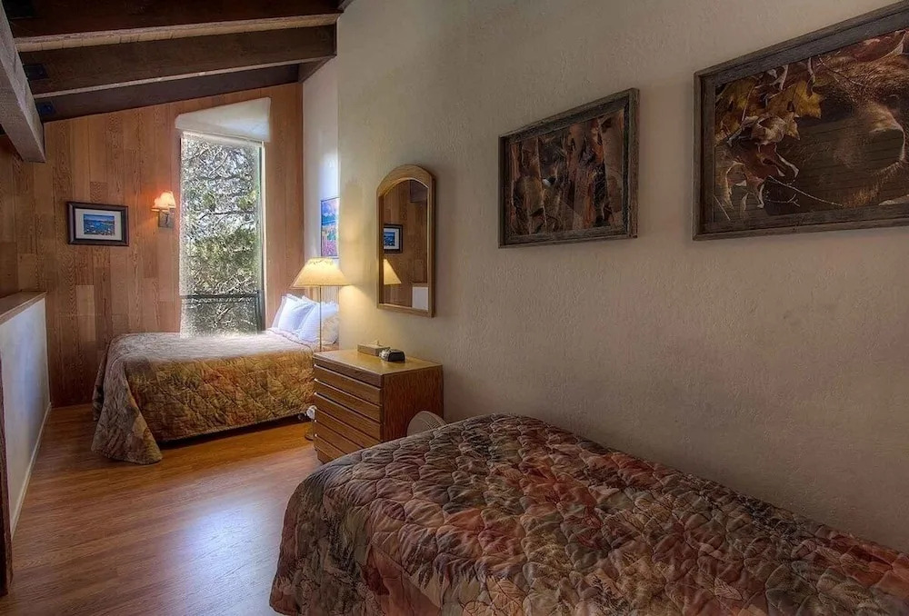 Bear Lake Hideaway 3 Bedroom Condo by RedAwning
