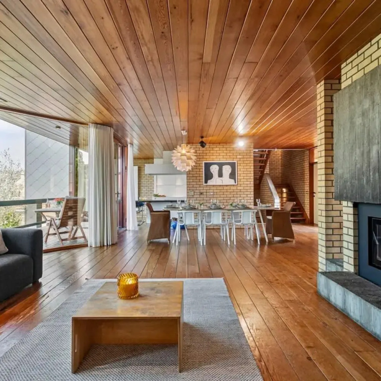Modernist Design House With Garden Near the Beach