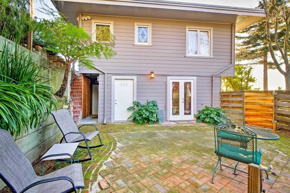 Walk to Keller Beach: Waterfront Studio w/ Hot Tub