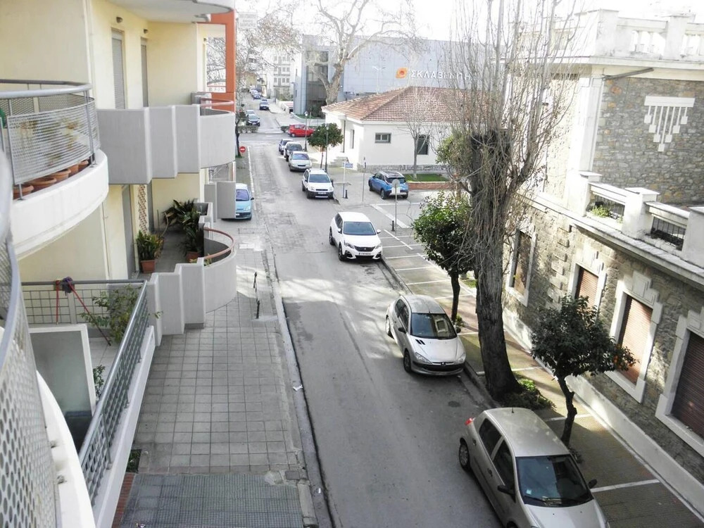 Cozy and Modern Apartment Centrally Located