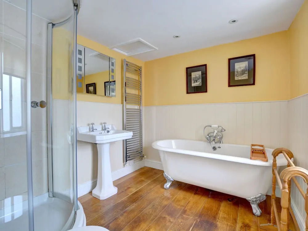 Vintage Holiday Home in Tenby With Garden