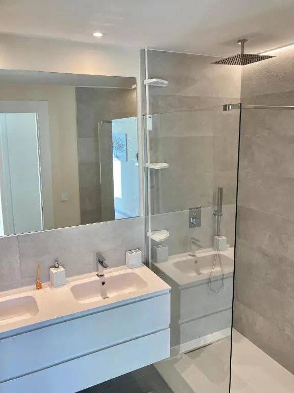 The View Luxury Vacation Apartment 4