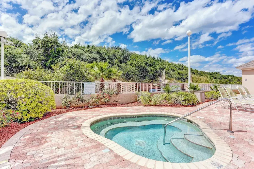 1 Block From the Beach, Next to Ft Clinch State Park and 2 Miles From Historic Centre Street