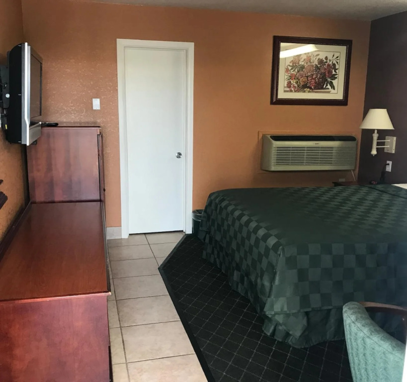New Corral Motel