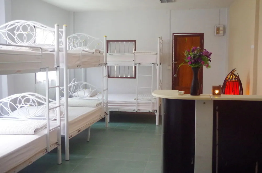 Arena Boutique Hotel Female only