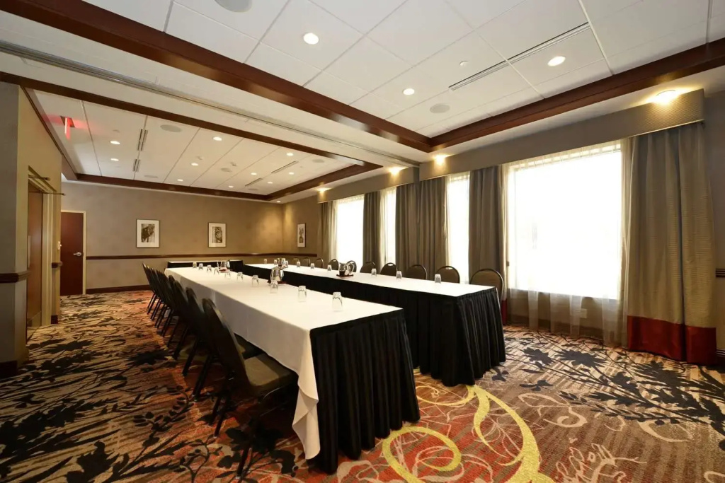 Oshkosh Marriott Waterfront Hotel & Convention Center