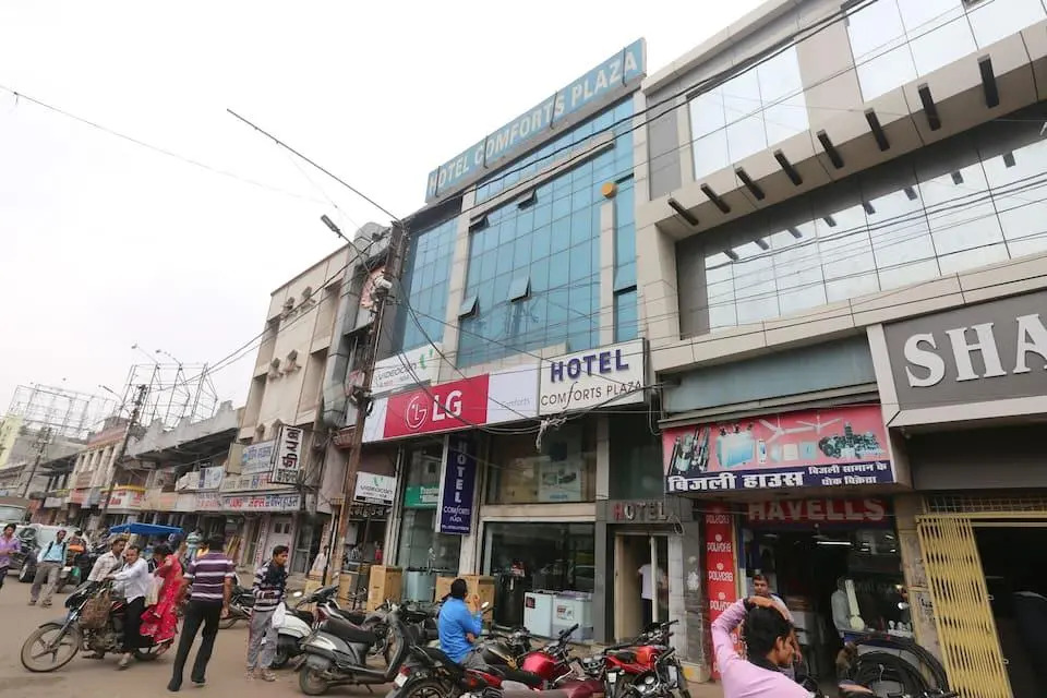Hotel Comforts Plaza