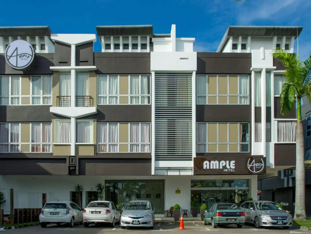 Ample Hotel