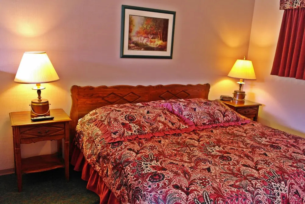 Colonial 900 Motel