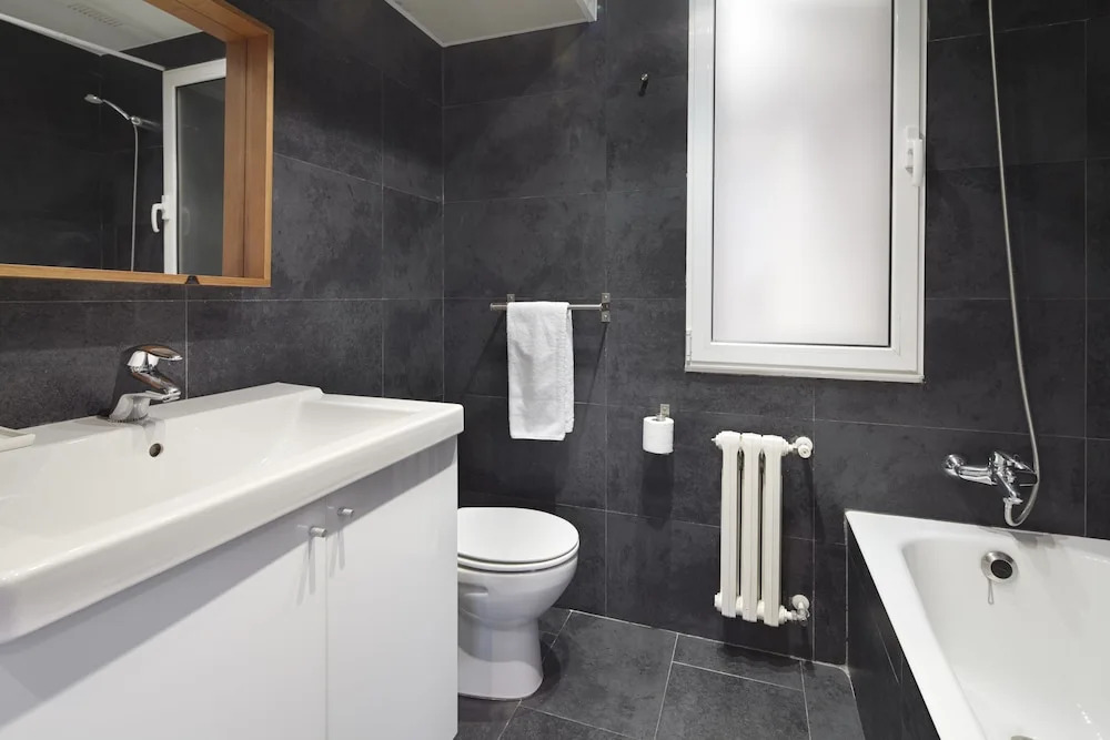 Araba Parkea Apartment by FeelFree Rentals
