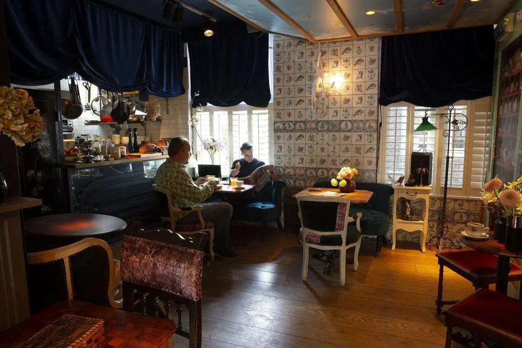 Rosalias Menagerie Cocktail bar & InnUpstairs