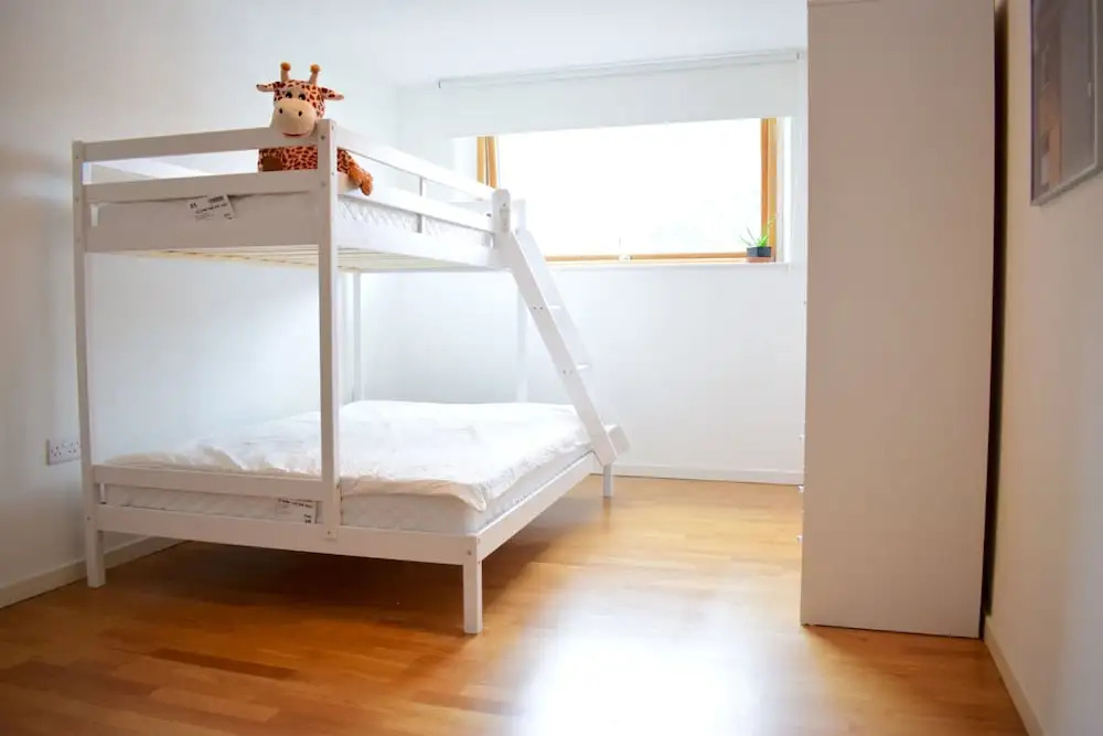 2 Bedroom Apartment with Private Balcony - Sleeps 5