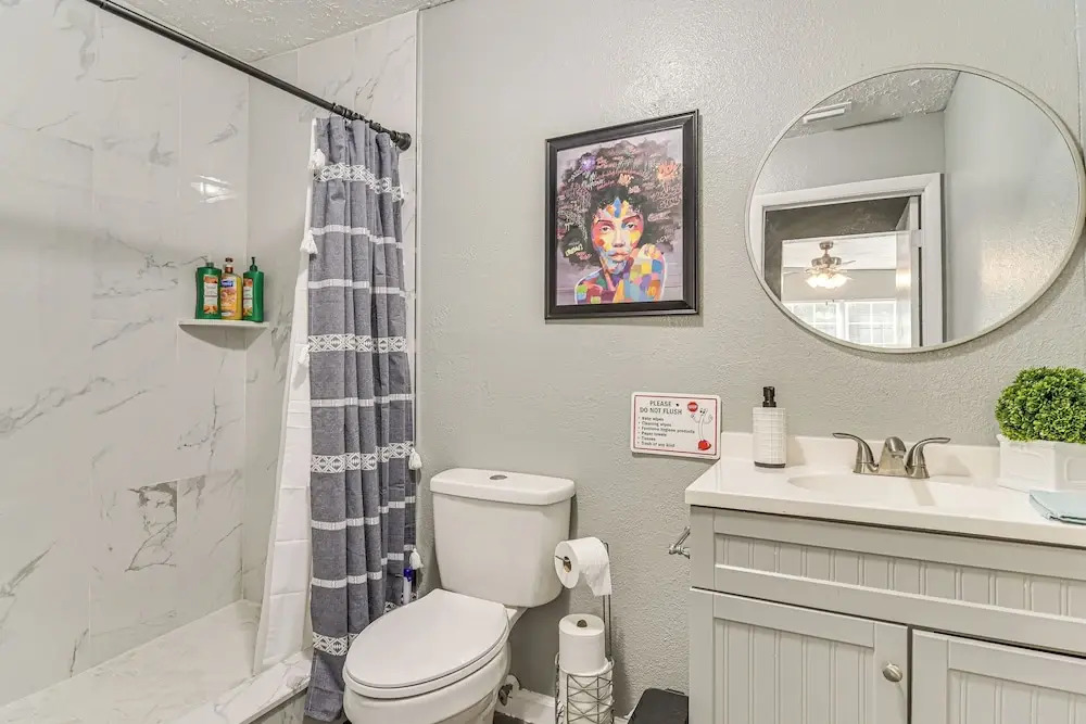 Breezy Tampa Home w/ Yard: Perfect for Long Stays