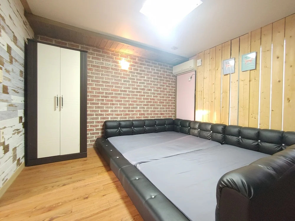 Salmon Village Pension
