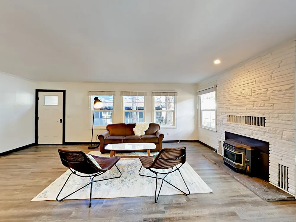 4093 Manzanita Ave Cabin Unit 1