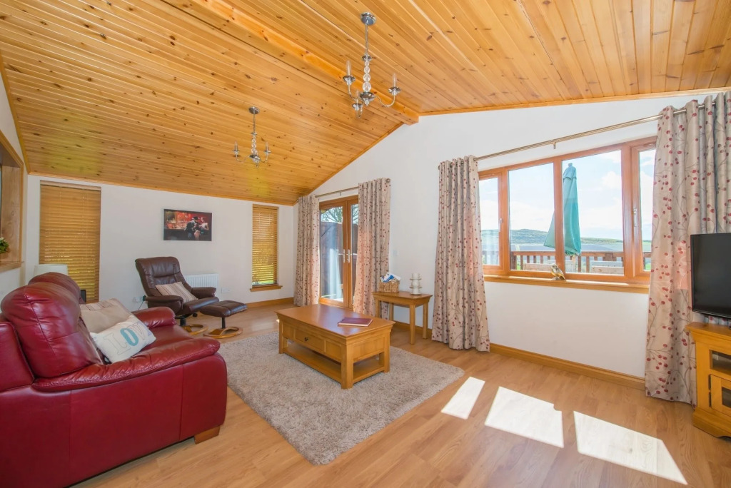 Barn Lodge with Hot Tub