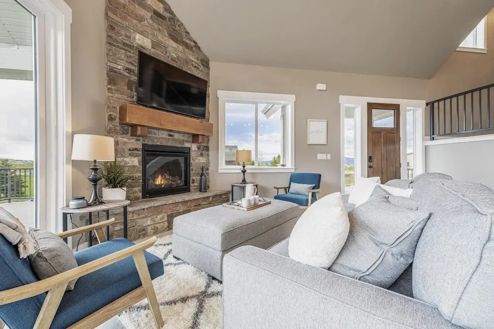 Beautiful Parade Home Overlooking Bear Lake Golf Course and Bear Lake - Sleep 34