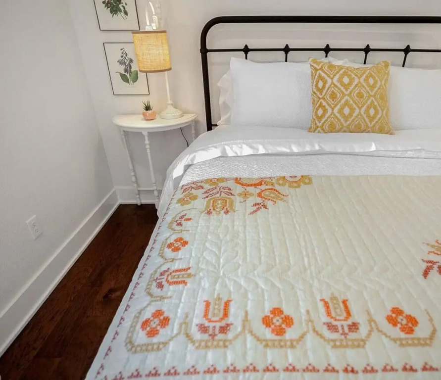 The SoFay Farmhouse - 1 Mile From U of A - Luxury Amenities