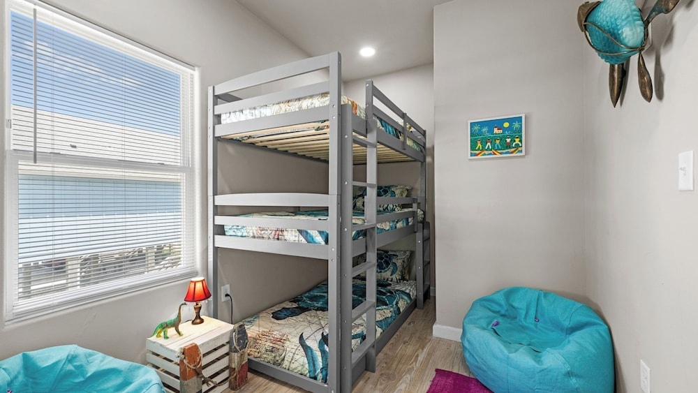 Sleeps 38 5 Laguna Village Homes Waterfront Pool, Private Boat Dock, Ramp