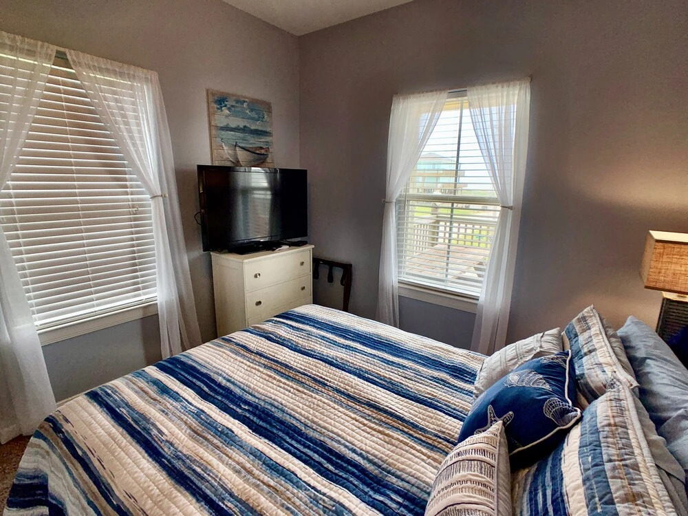 After Dune Delight 3 Bedroom Home by RedAwning