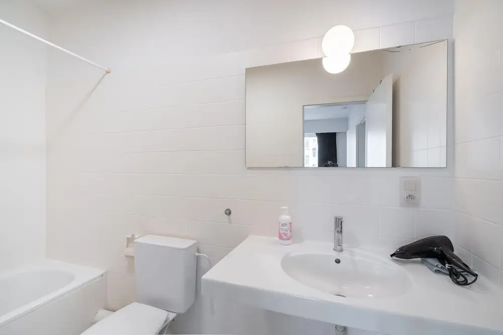 Non Smoking 1-bedroom Apartment