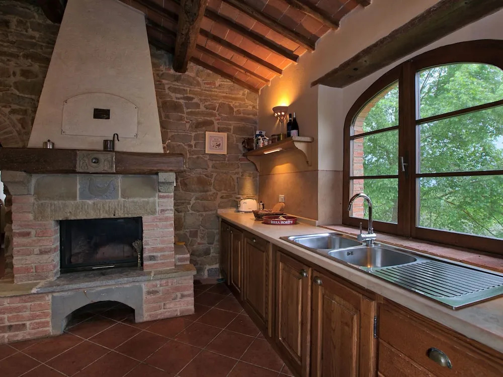 Magnificent Farmhouse in Lucignano With Swimming Pool