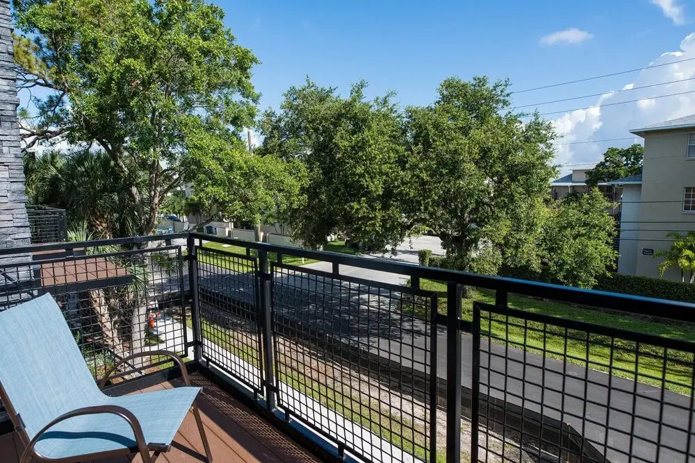 Modern 3 Bed Smarthome in Heart of Tampa