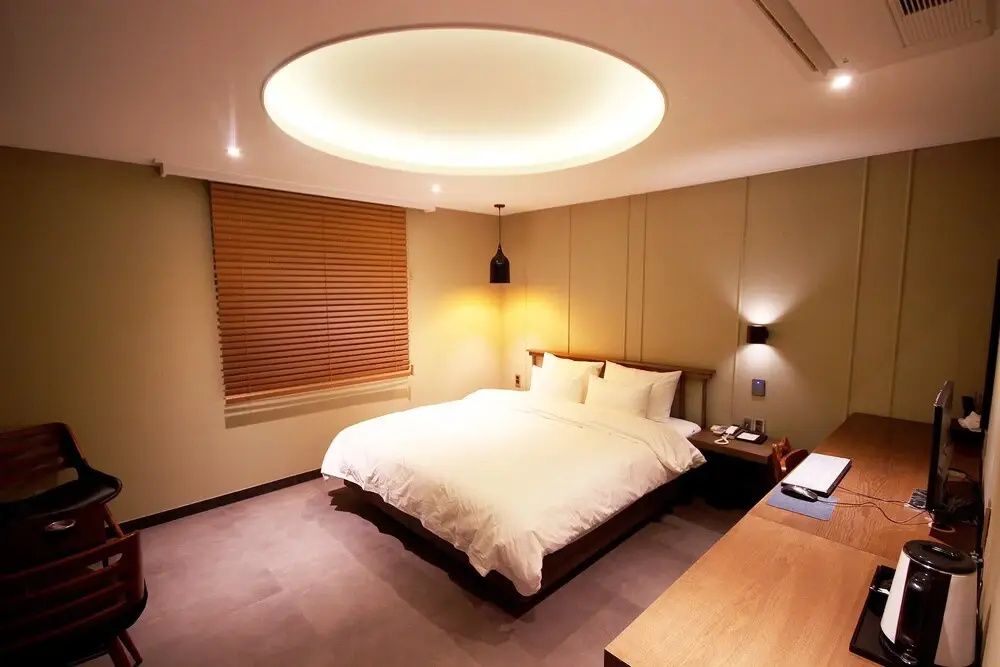 Mango Hotel