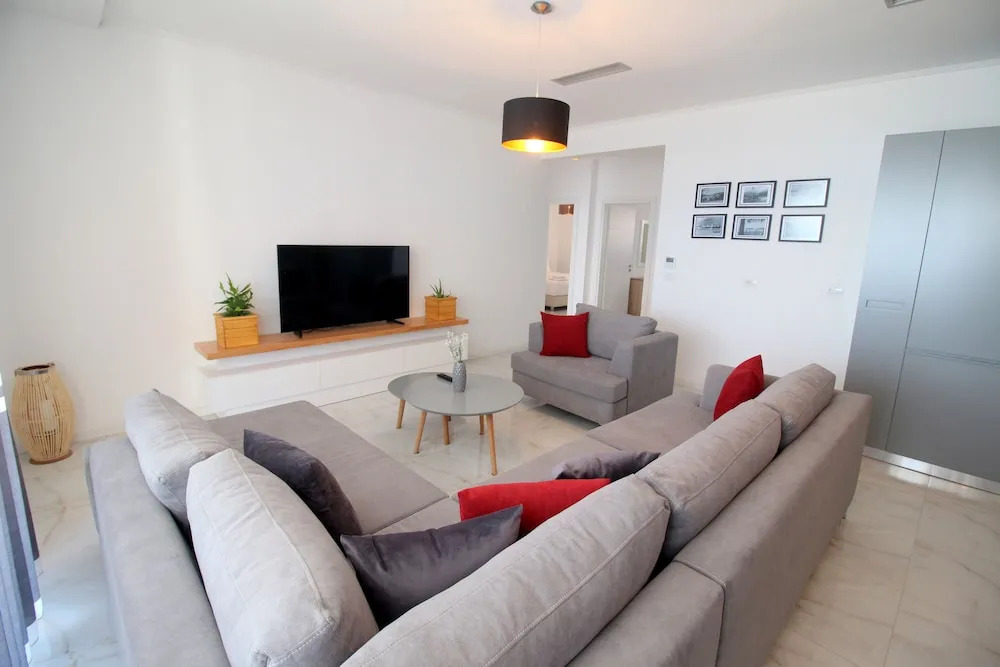 Luxury Penthouses B&e
