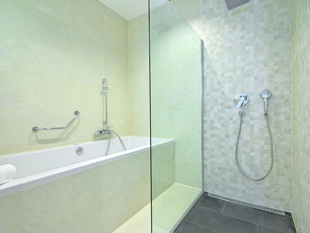 Luxurious Villa in Porec With Jacuzzi