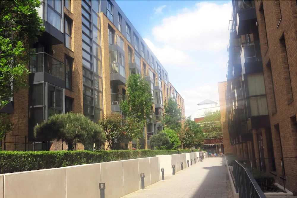 Modern One Bed City Centre Apartment in Southside