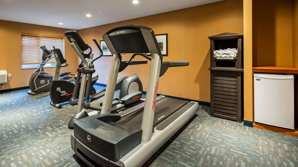 Best Western Plus Country Meadows Inn