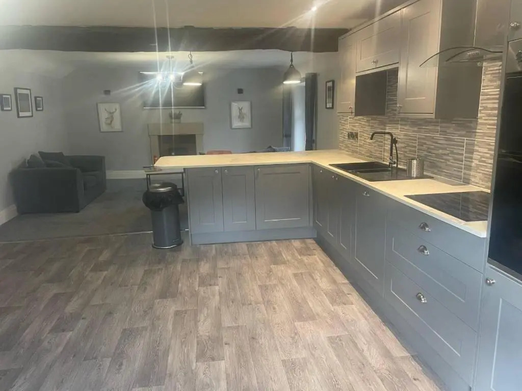 Cosy Apartment above Village Pub