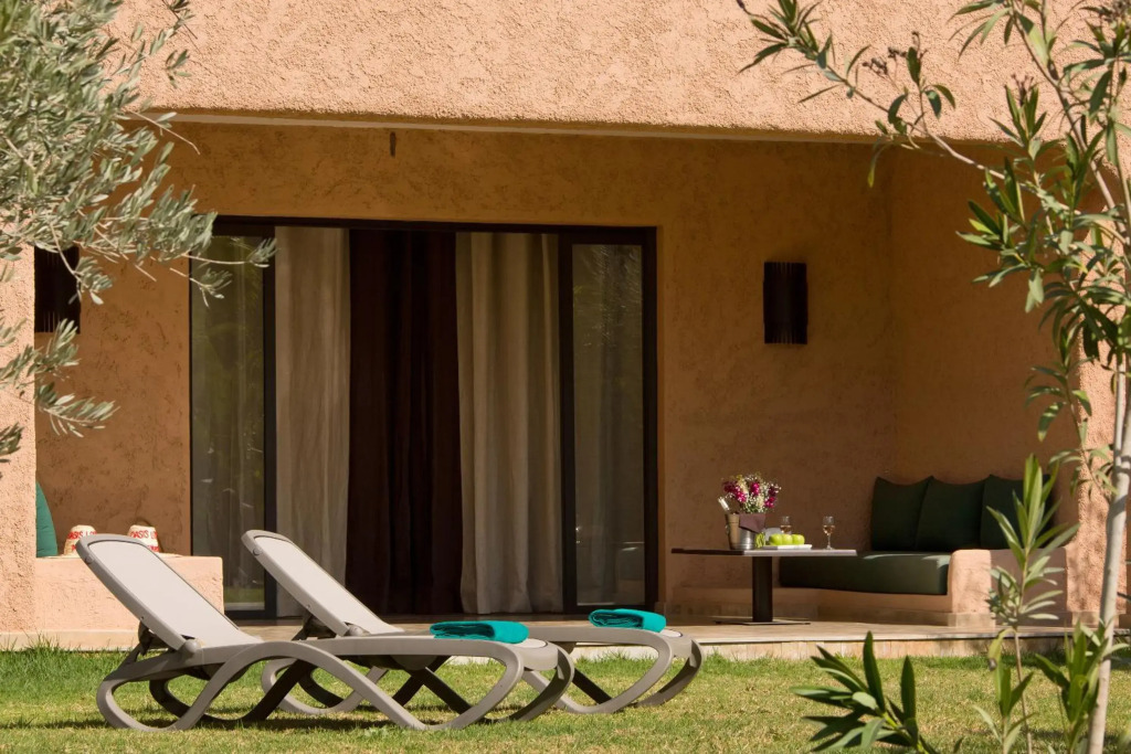 Oasis lodges