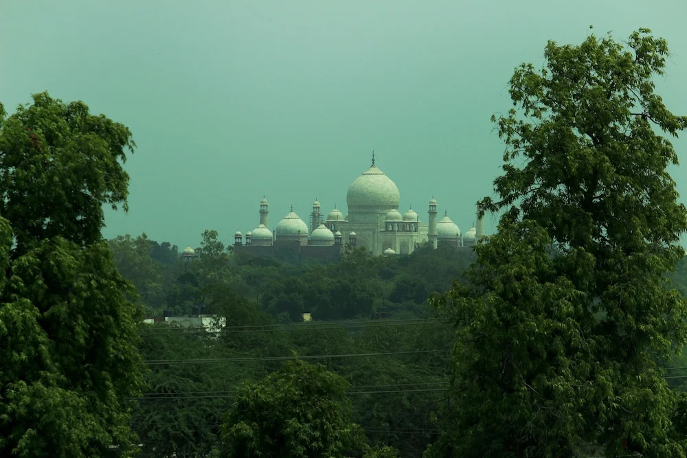 OYO 1835 Sun Hotel Agra