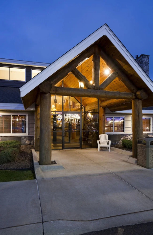 AmericInn Two Harbors