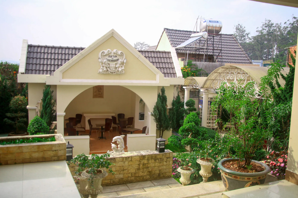 Le Petit Paris Dalat Hotel