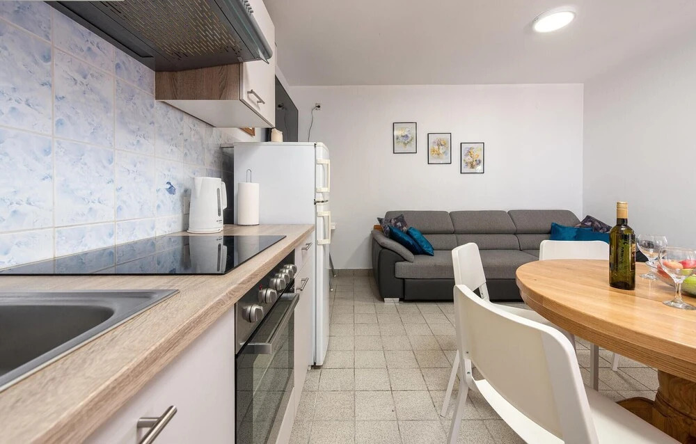Beautiful Apartment in Vir With Wifi and 2 Bedrooms