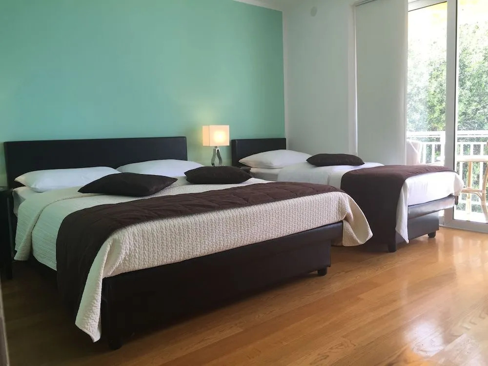 Apartments Banje Beach