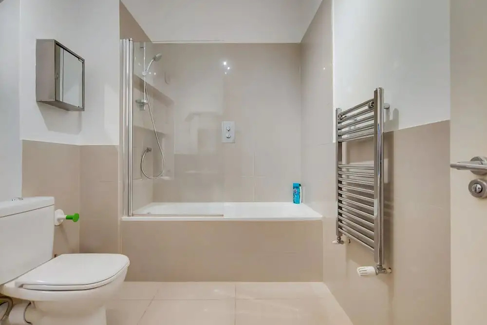 Modern 2 Bed & 2 Bath- Leicester Square
