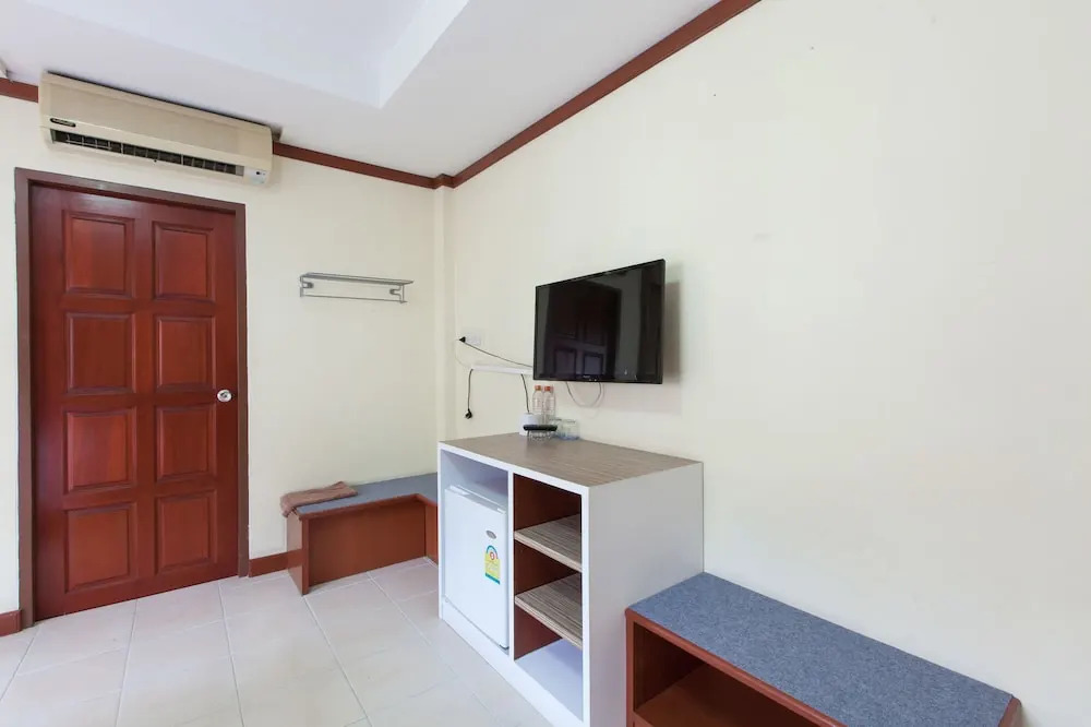 ZEN Rooms Rat-U-Thid 200 Phi Road