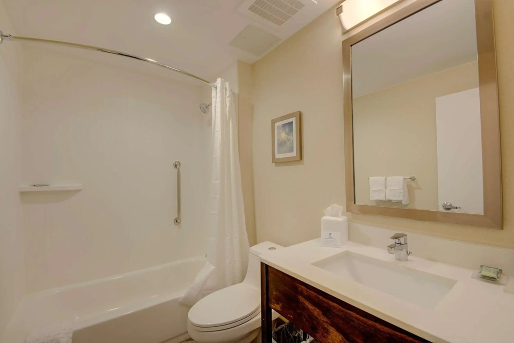 Best Western Hampshire Inn & Suites