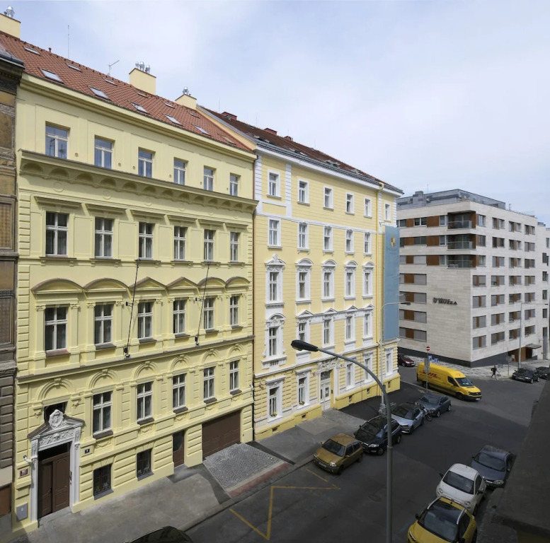 DownTown Suites Rubesova