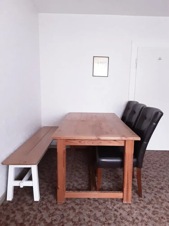Apartmenthaus am Waldrand- Küche - Frühstück - Balkon