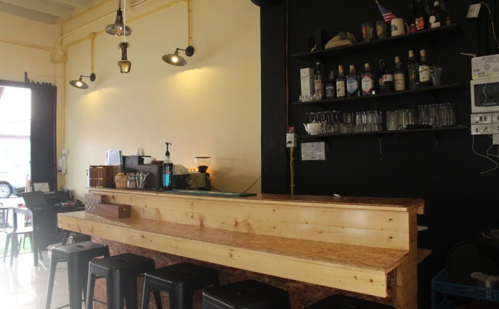 Follow Your Heart Hostel & Cafe