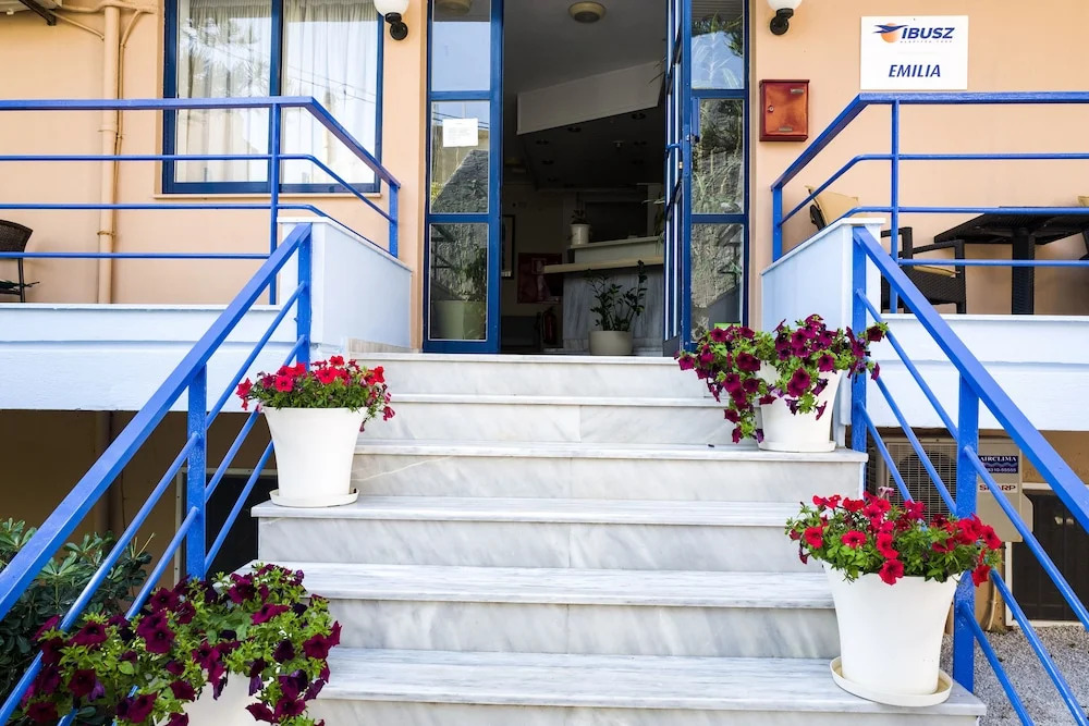 Emilia Hotel Apartments