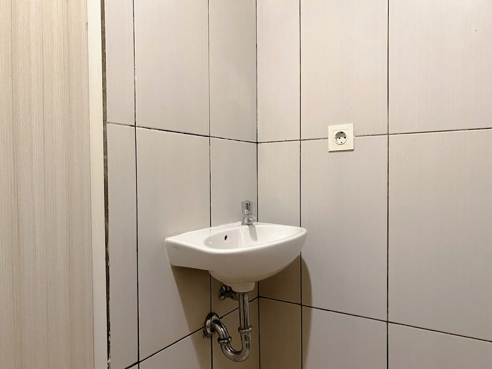 Cozy Living And Tidy 2Br At Grand Kamala Lagoon Apartment
